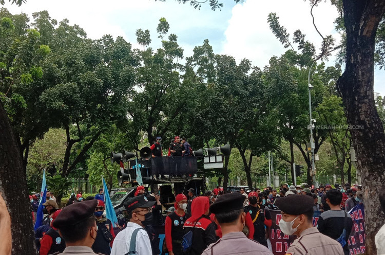 Geruduk Kantor Anies, Buruh Minta UMP Jakarta 2022 Naik 3,57 Persen