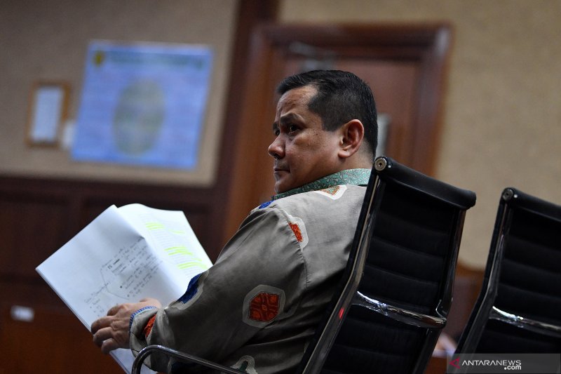 Terdakwa kasus suap penghapusan 'red notice' Djoko Tjandra, Irjen Pol Napoleon Bonaparte menjalani sidang dakwaan di Pengadilan Tipikor, Jakarta, Senin (2/11/2020). ANTARA FOTO/Sigid Kurniawan/wsj.