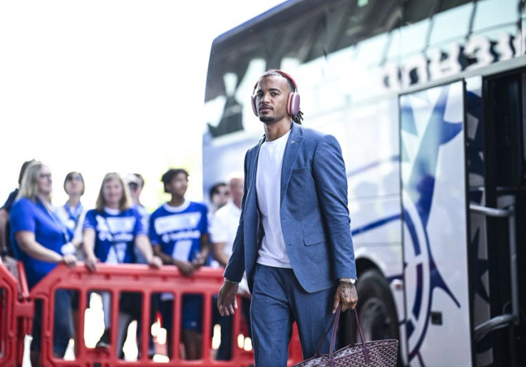Sangat Serius, AC Milan dan Fenerbahce Sama-sama Kirim Jet Pribadi untuk Archie Brown