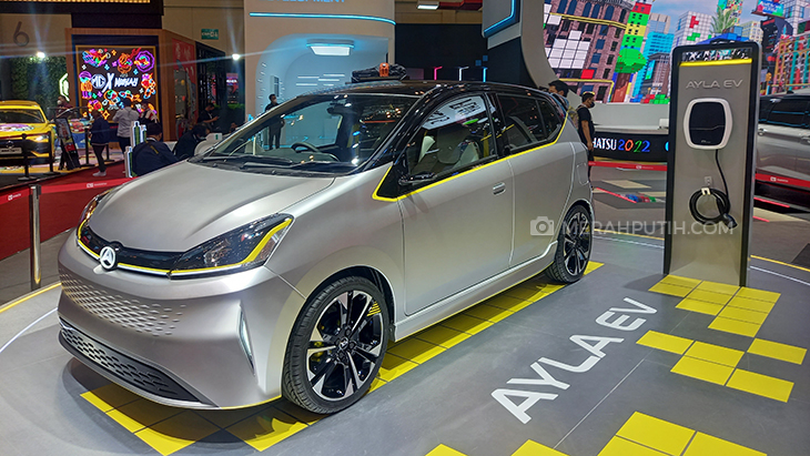 Ayla EV Curi Perhatian Pengunjung GIIAS 2022