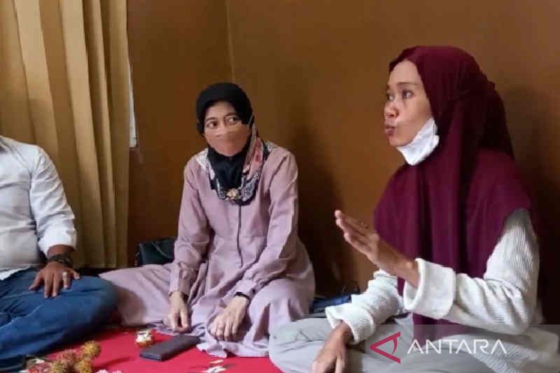 Nurhayati, Pelapor Korupsi APBDes Citemu Layak Diberi Penghargaan