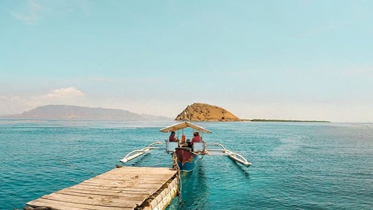 Pemandangan laut Pulau Moyo. (Instagram/@pulau_moyo)