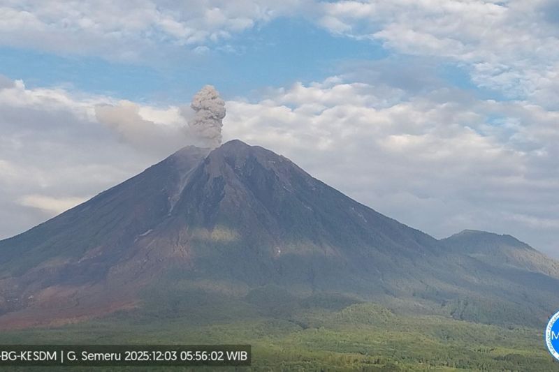 Semeru Masih Terus Erupsi, Hari Ini 16 Kali Batuk Letusan Tertinggi 4,7 KM