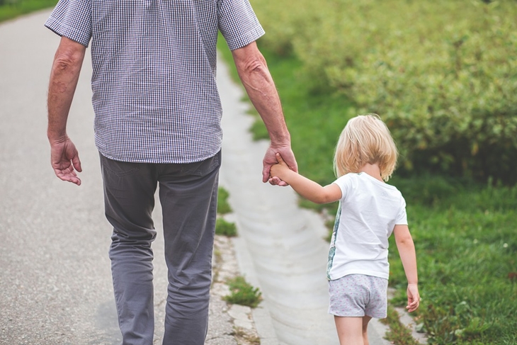 Sangat penting mengetahui kemungkinan penyakit diderita orang tua atau anggota keluarga lain. (Foto: Pixabay/Pexels)