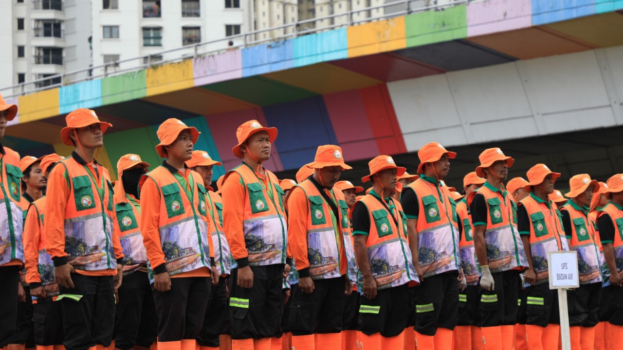 Pemprov DKI Kerahkan 1.800 Petugas Kebersihan untuk Bersihkan Sampah selama Rangkaian Acara HUT ke-80 RI di Jakarta