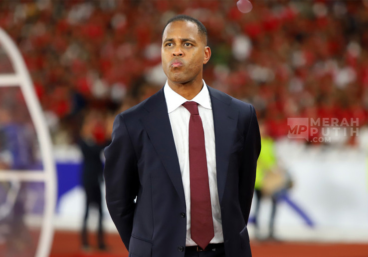 Resmi Dipecat PSSI, Kluivert Dinilai Kalah dari Hukum Sepak Bola