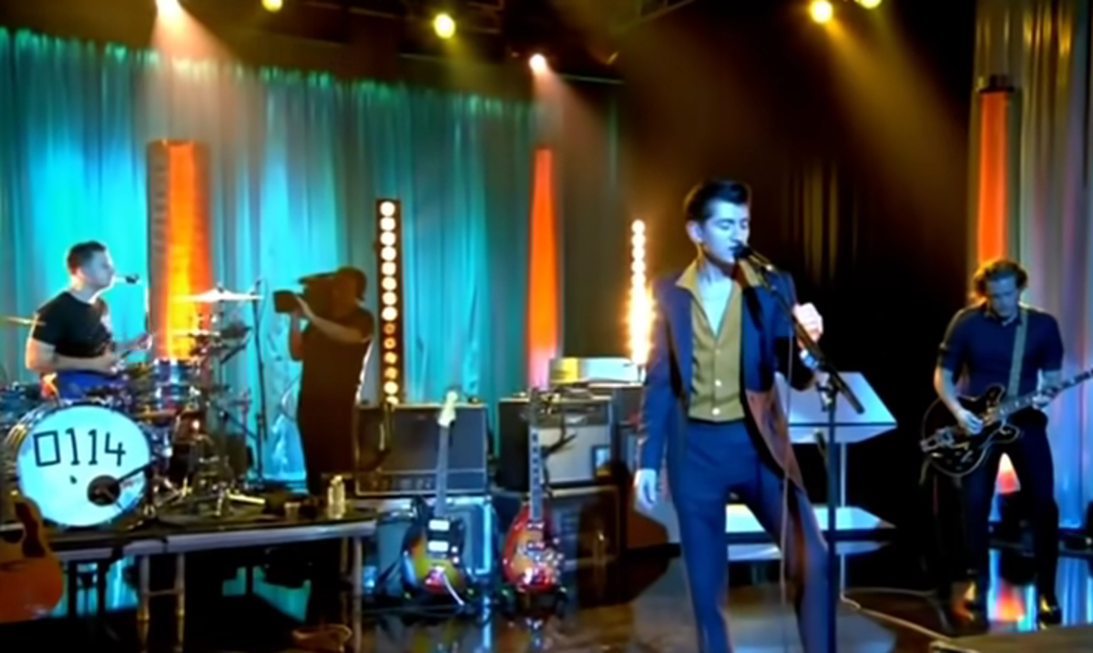 Makna Lirik Lagu I Wanna Be Yours Arctic Monkeys: Romantis Banget!