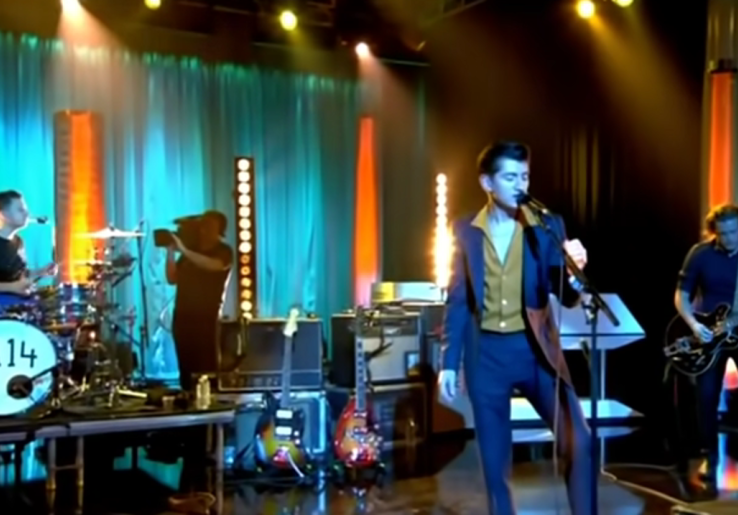 Makna Lirik Lagu I Wanna Be Yours Arctic Monkeys: Romantis Banget!