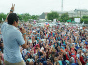Kehadiran Sandiaga Bikin Emak-Emak Cikarang Histeris. Kata Mereka: Woi Duduk 'Ngapah'