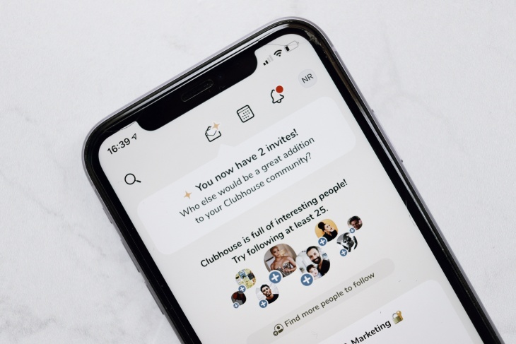Clubhouse Meluncurkan Fitur 'In-Room Chat'