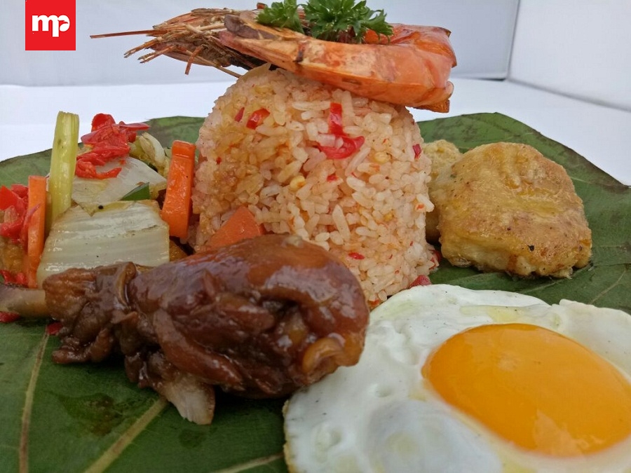 Nasi Goreng Jamblang Paduan Nasi Goreng Biasa dan Sambal Jamblang