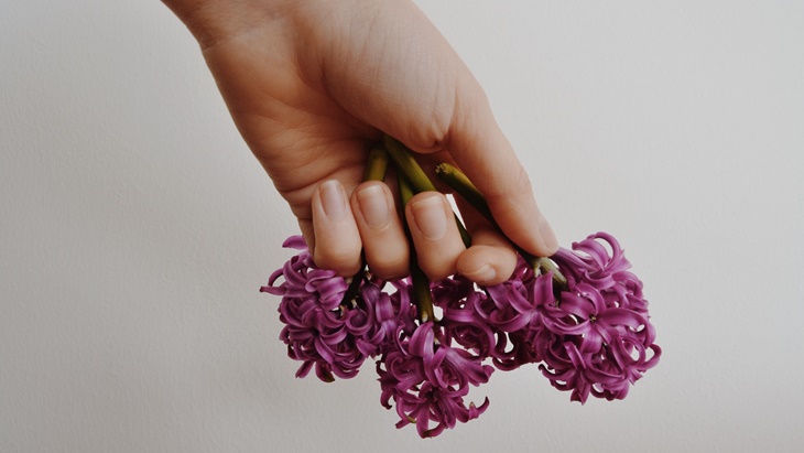 Nail Art Kasual Memilih Warna dan Desain yang Tepat