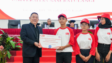 JHL Foundation Serahkan Ribuan Beasiswa Kelapa Dukung Program Ketahanan Pangan Prabowo di Unsrat