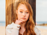 Patahkan Stigma Down Syndrome, Madeline Stuart Melenggok di Titian Peraga