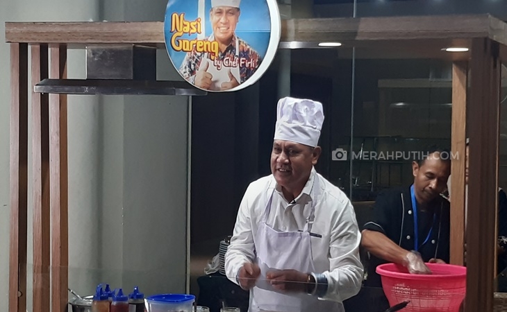 firli bikin nasi goreng