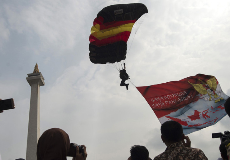 HUT Ke-71 Bhayangkara Di Lapangan Monas Jakarta