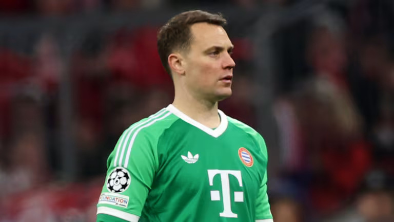 Dipastikan Absen akibat Cedera, Fans Suruh Manuel Neuer Pensiun