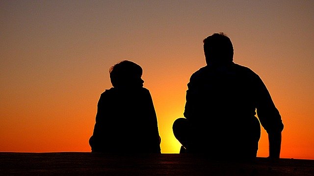 Plus Minus Menggunakan Jasa Baby Sitter