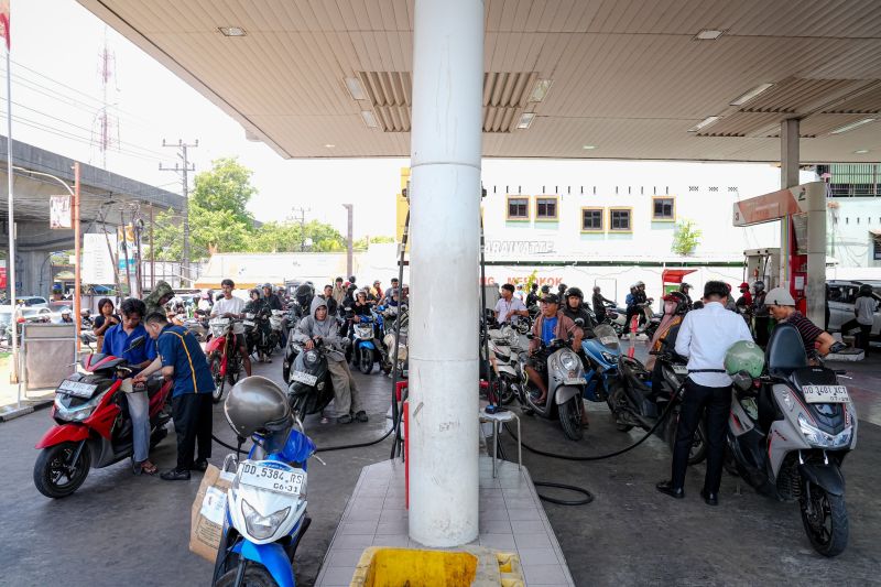 Antrean Beli BBM di Sulawesi Selatan Belum Terurai, Warga Protes Pembatasan