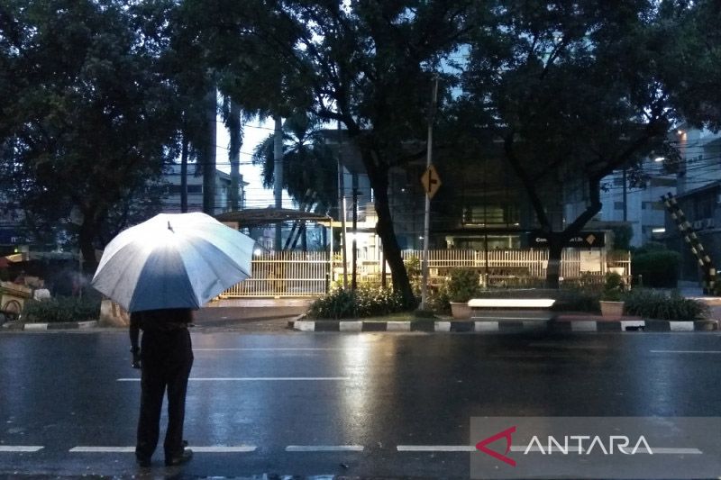 Sebagian Wilayah Jakarta Hujan Ringan Siang ini
