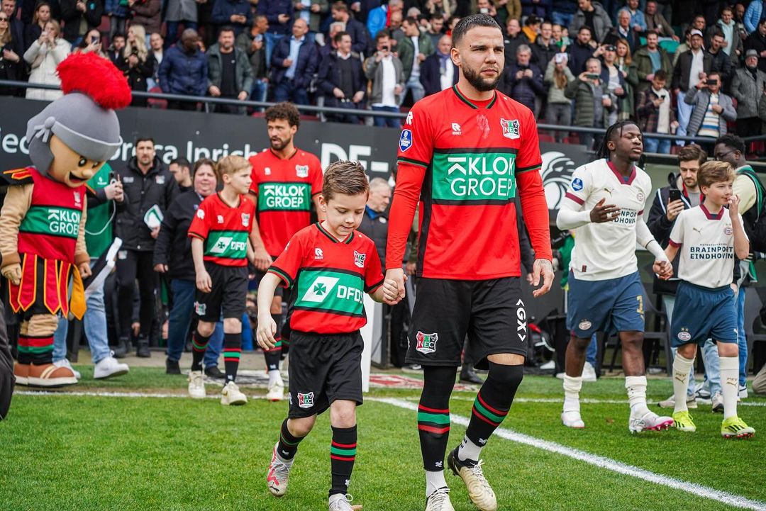 Calvin Verdonk bisa bermain di posisi bek tengah dan bek kiri