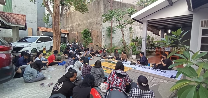 UNAS Gawat Darurat (UGD) menggelar diskusi aksi simpatik bertajuk "Krisis Demokrasi di Kampus Perjuangan, dalam Menuntut Pemotongan di Masa Pandemi". (Foto: MP/Ponco Sulaksono)