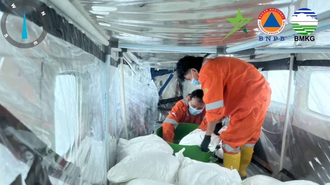 BMKG Kendalikan Hujan Jelang Tahun Baru 2025 dengan Tabur Garam di Langit