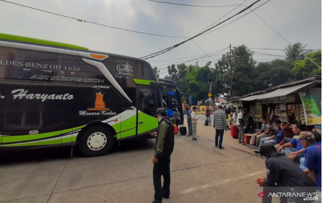 Penumpang Terminal Lebak Bulus Meningkat, Tujuan Jateng dan Jatim Jadi Primadona