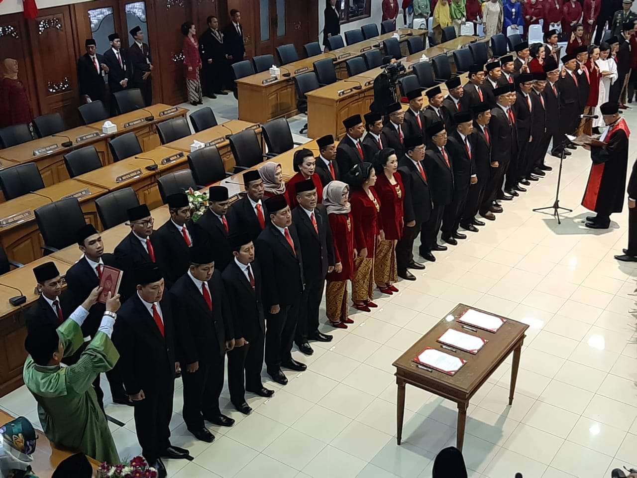 Sebanyak 45 Anggota DPRD Solo, Jawa Tengah periode 2019-2024 resmi dilantik, Rabu (14/8). (MP/Ismail)