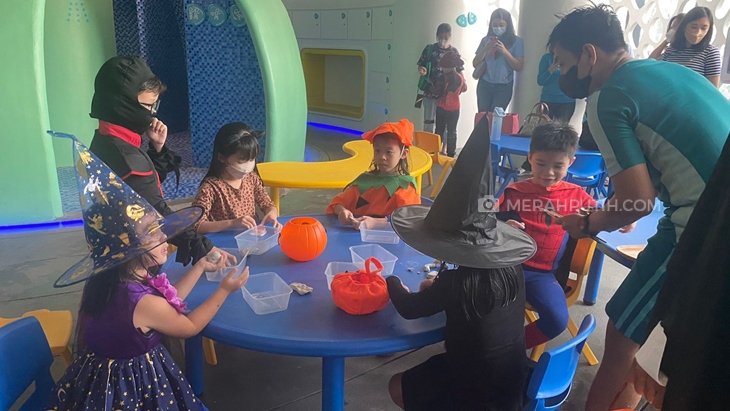 Makin Dekat dengan Si Kecil Lewat Halloween Activity di Acquaree Spa