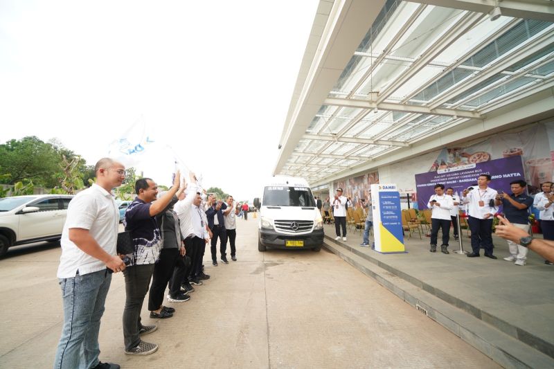 Damri Uji Coba Layanan Bandara Soetta - Stasiun Kereta Cepat Halim
