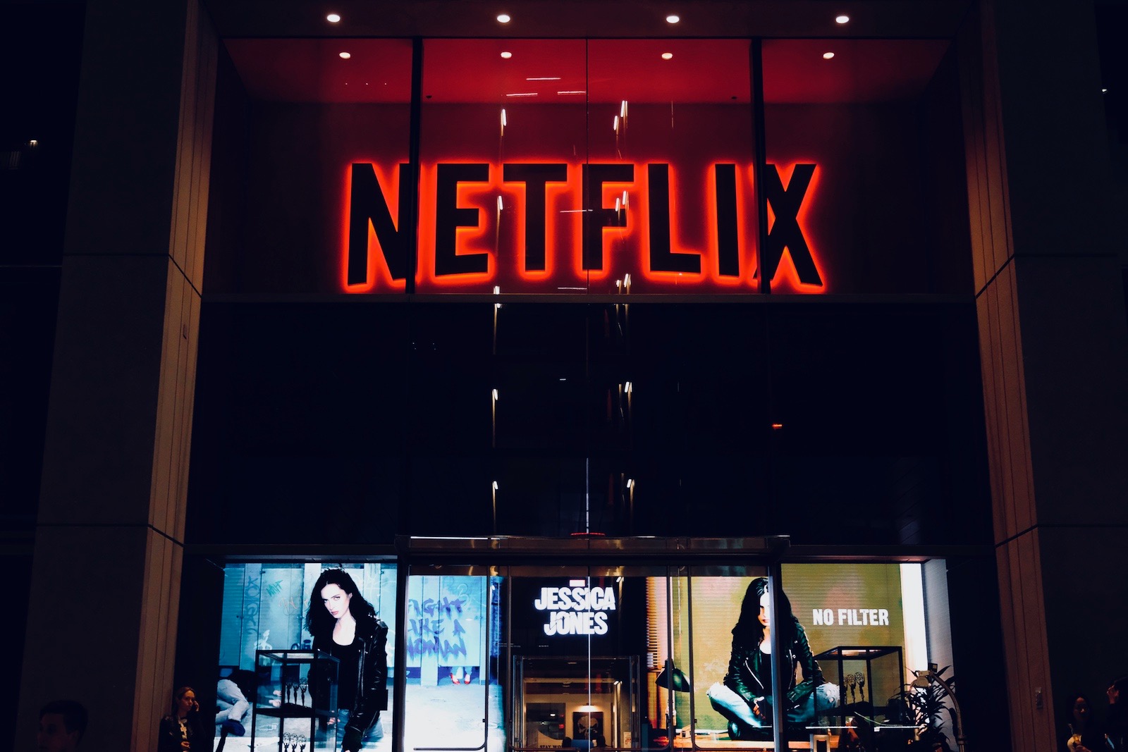 Netflix memanjakan pelanggan Indonesia dengan fitur bahasa Indonesia (Sumber: VideoInk)
