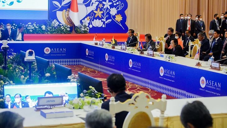 Jokowi Bahas Ekosistem Kendaraan Listrik dalam KTT ASEAN-Jepang Ke-25