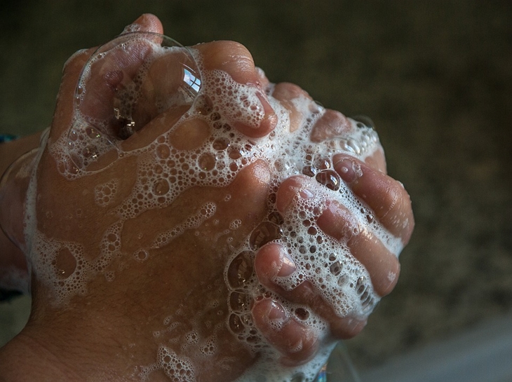 Cuci tangan sebaiknya dilakukan lebih lama. (Foto: Pixabay/jackmac34)
