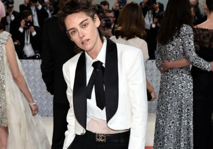 Kristen Stewart Akhirnya Menikahi Pasangan Sesama Jenisnya, Resepsi Digelar Sederhana di Restoran yang Asri