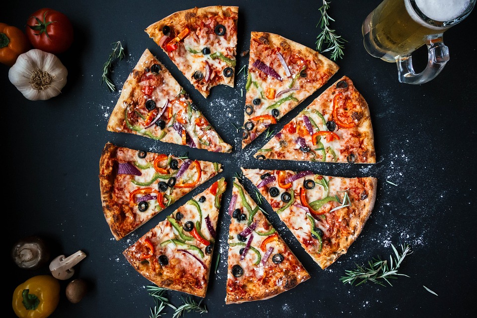 Jangan menaruh saus di pizza (Sumber: Pixabay/igorovsyannykov)
