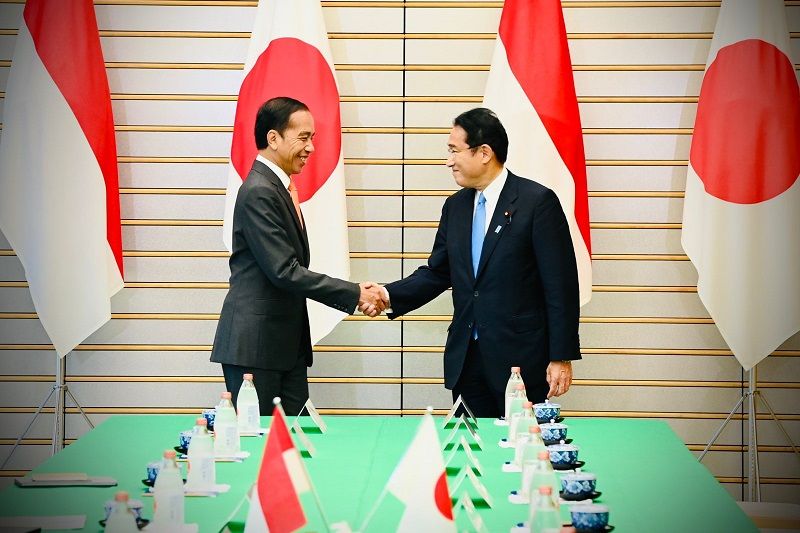 Temui PM Jepang, Jokowi Minta Kishida Hadir di KTT G20