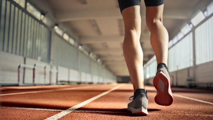 Lakukan joging untuk memperkecil kaki. (Foto: pexels/Andrea Piacquadio)