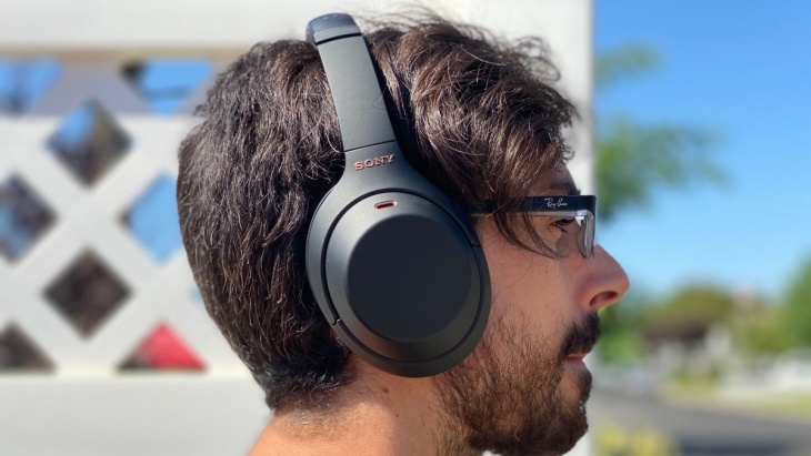 Sejak perilisannya XM4 telah menjadi salah satu Headphone Bluetooth terbaik. (Foto: TechRadar)