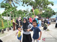 Kondisi Terkini Dampak Gempa Magnitudo 6,7 di Palu, Warga Mengungsi Mandiri Dengan Tenda Terpal