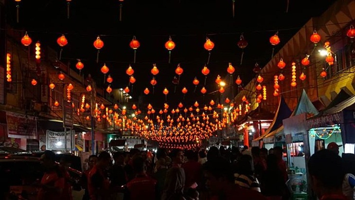 Libur Imlek, Yuk Rasakan Sensasi Terang Ribuan Lampion di Pecinan Jalan Karet