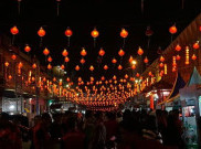 Libur Imlek, Yuk Rasakan Sensasi Terang Ribuan Lampion di Pecinan Jalan Karet