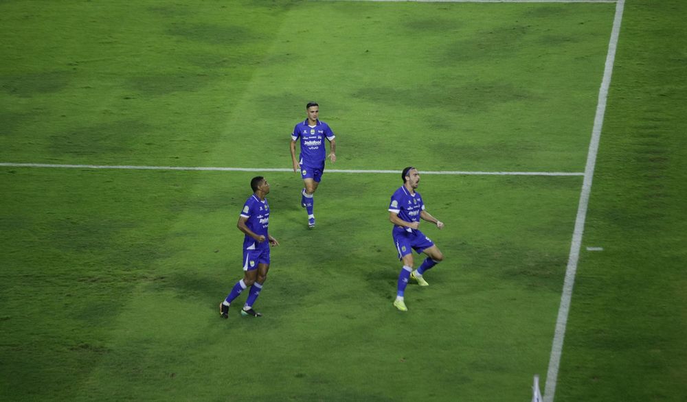 Kick-off Persib Bandung Vs Arema FC Urung Dimajukan ke 15.30 WIB