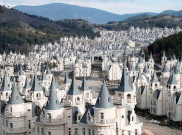 Burj Al Babas, Kota Hantu dengan Ribuan Kastil 'Negeri Dongeng'