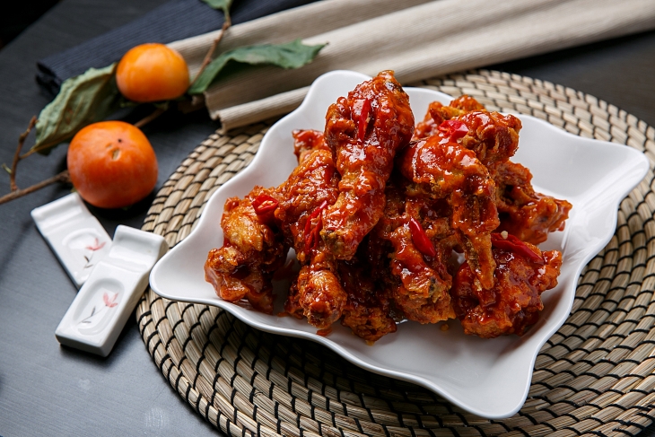 Ayam goreng Korea Yangnyeom Chicken (Ffoto: 123RF)