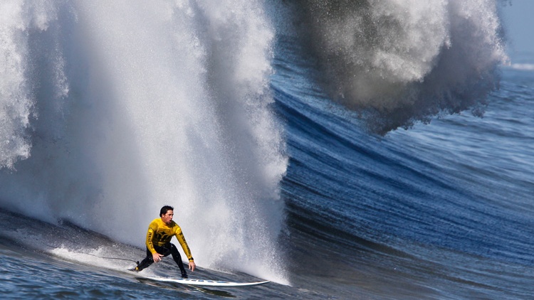 4 Spot Surfing Paling Angker di Dunia, Ketinggian Ombak Super Ekstrem 