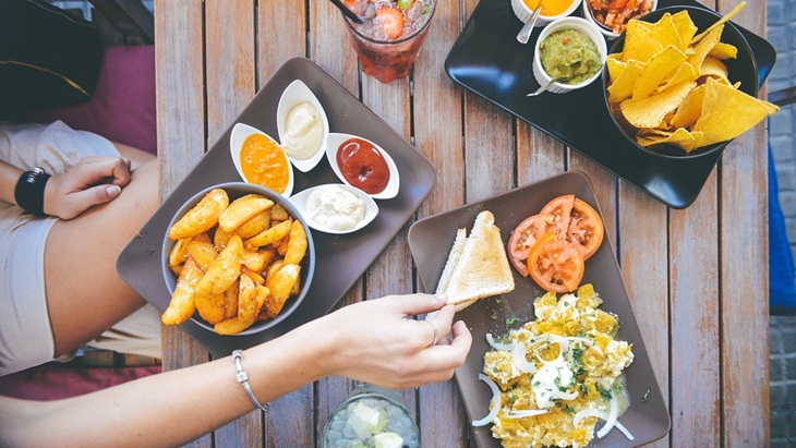 Ini Jenis Makanan dan Minuman yang Bikin Kamu Cepat Tua