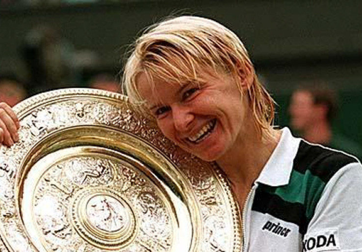 Juara Wimbledon Tutup Usia 