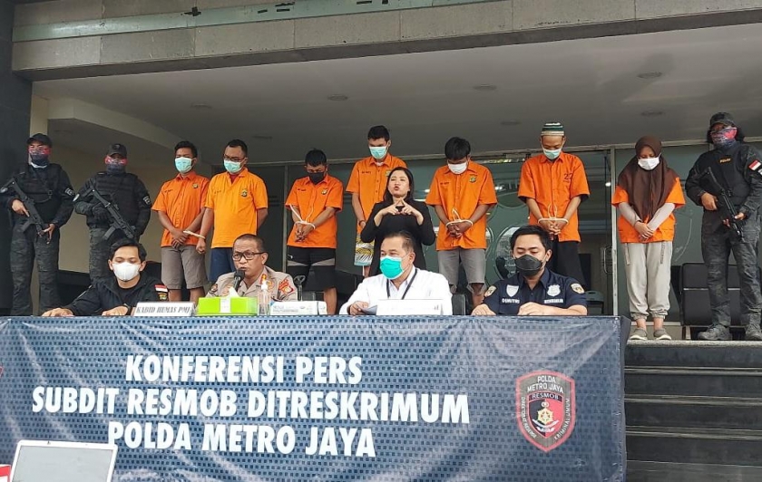 Konferensi pers penangkapan pelaku pemalsuan dokumen di Polda Metro Jaya, Selasa (13/7). Foto: Div Humas Polda Metro