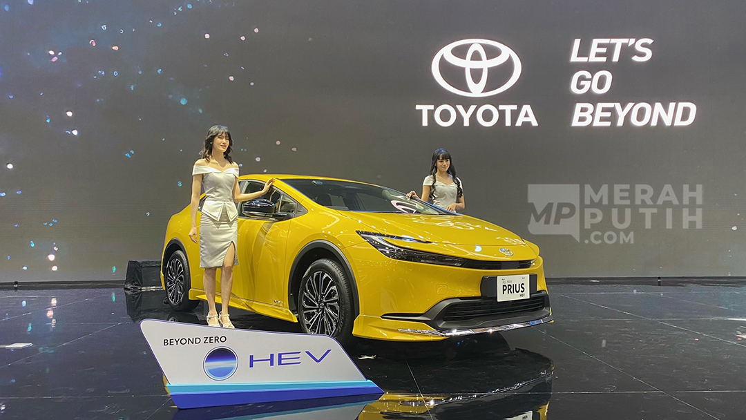 Di GIIAS 2024, Toyota Luncurkan Prius PHEV dan HEV